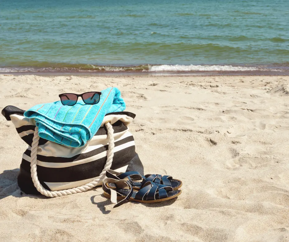 gifts for beach lovers - beach bags