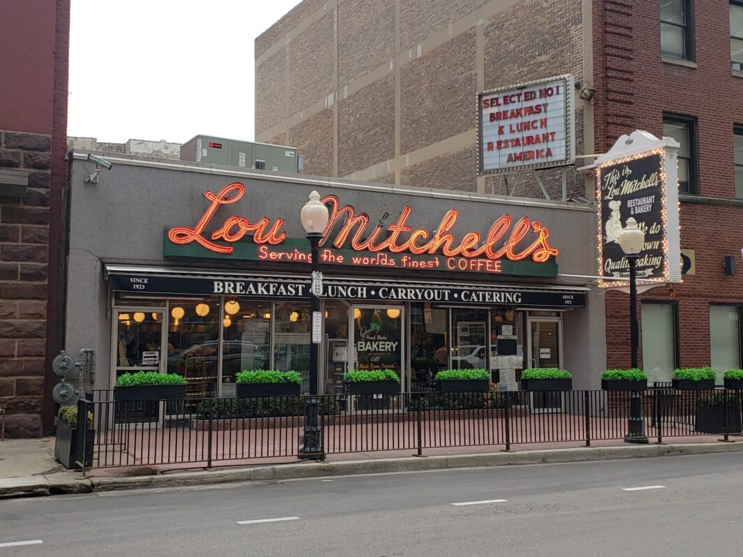 Summer in Chicago - Start of Route 66