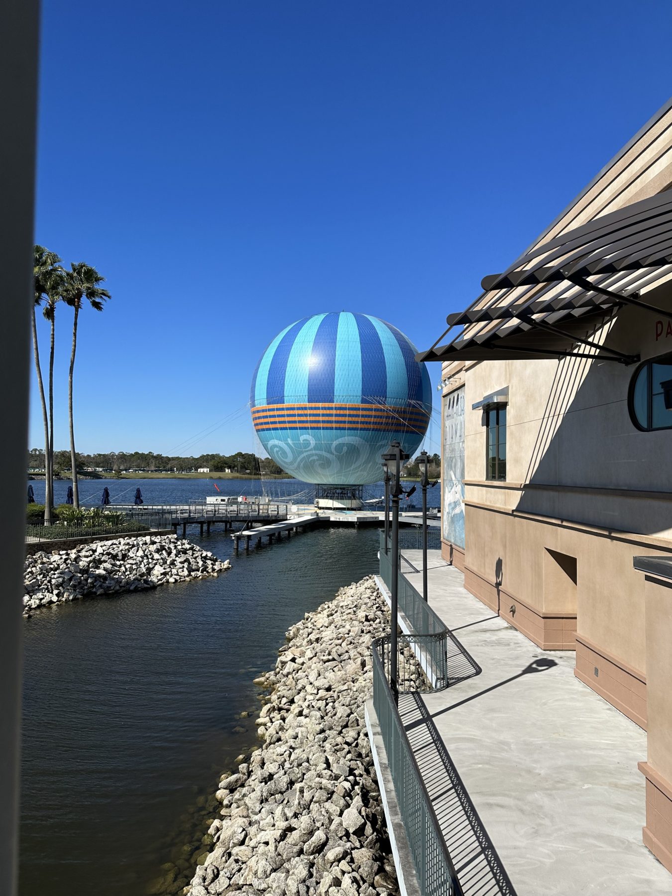Disney Springs Attractions - Air balloon