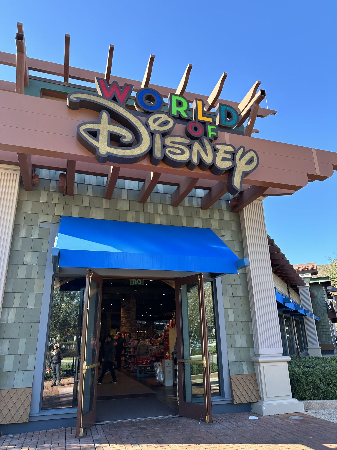 World of Disney - Shopping at Disney Springs