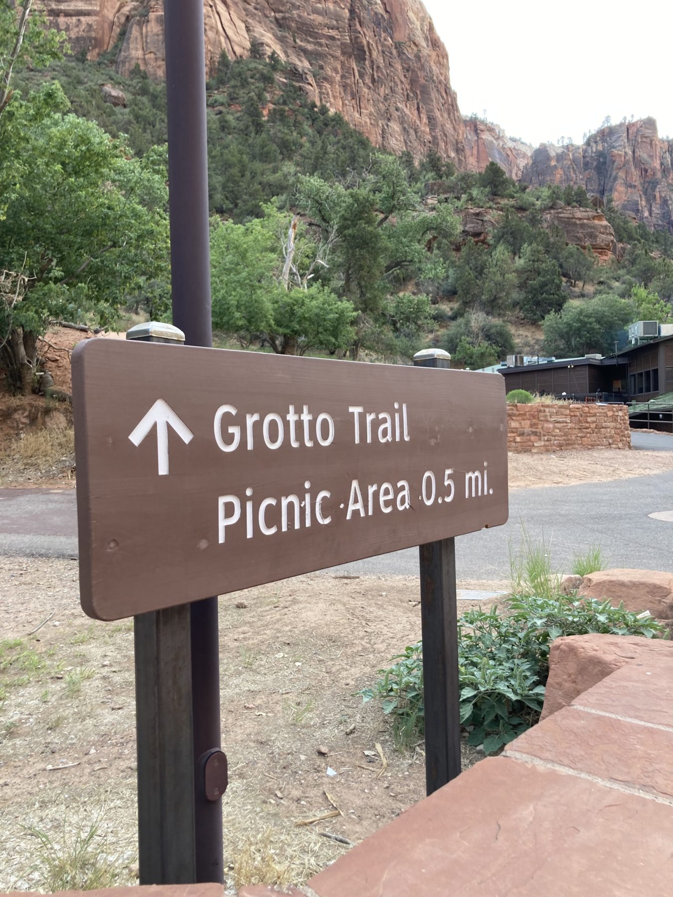 Picnic in Zion National Park Itinerary