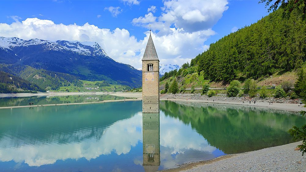 Romantic holidays in Italy - Lake Resia