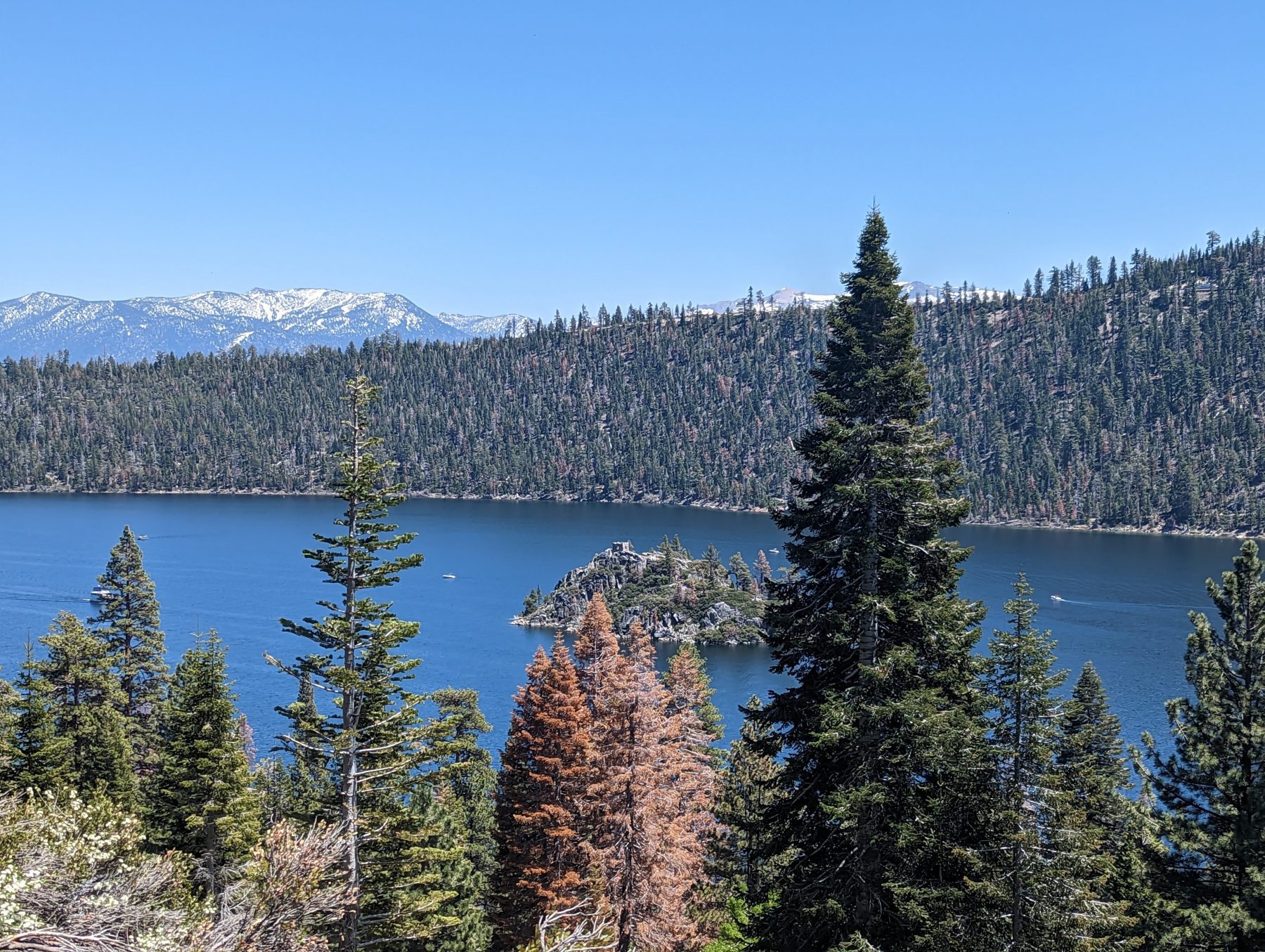 Hiking trails in South Lake Tahoe - emrald Bay