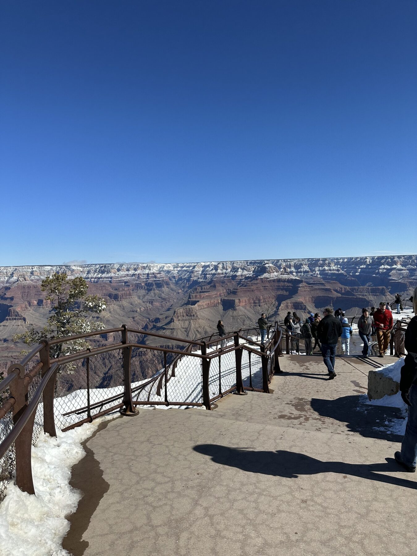 Hiking in Grand Canyon in Winter